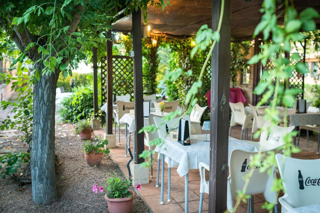 Hostal Restaurante Rijujama Matillas Exterior photo